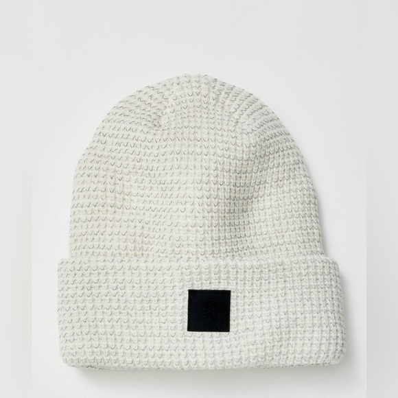 FP Movement Let’s Race Fleece Lined Recycled Yarn Beanie NWOT - Picture 3 of 12